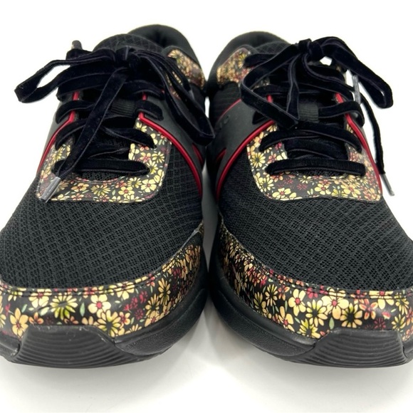 7-1/2 Alegria Sneakers with floral Design - Picture 2 of 12